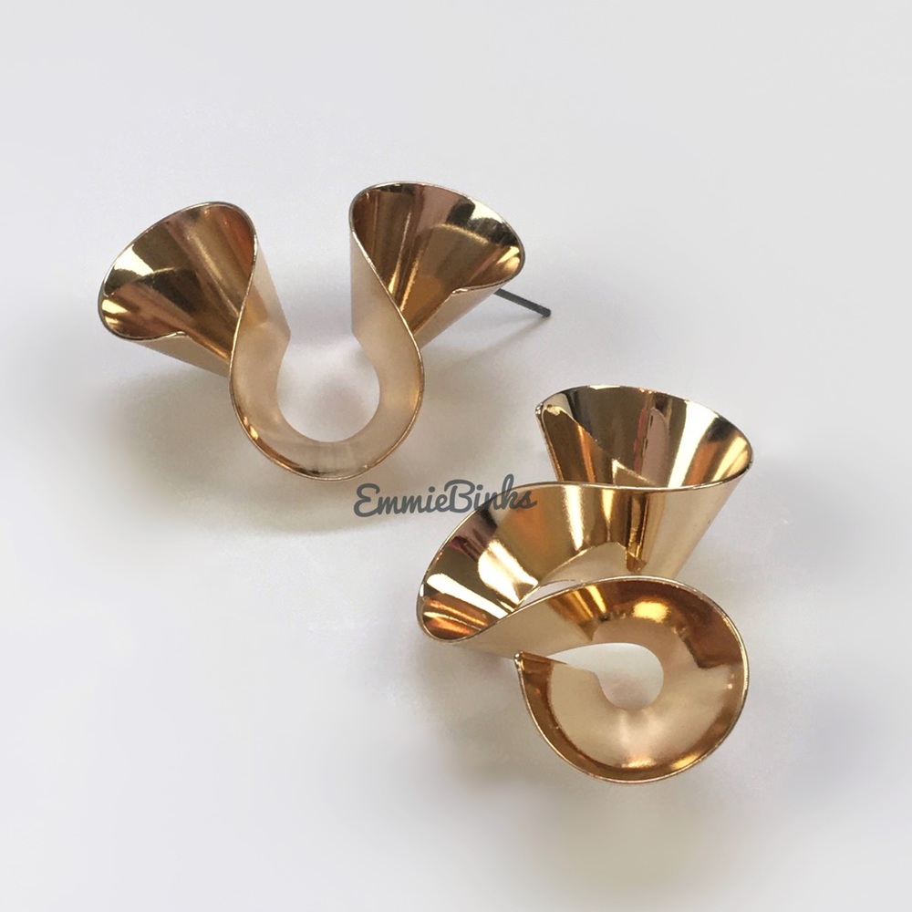 New Revolve Joppie Golden Statement Earrings - Picture 11 of 15
